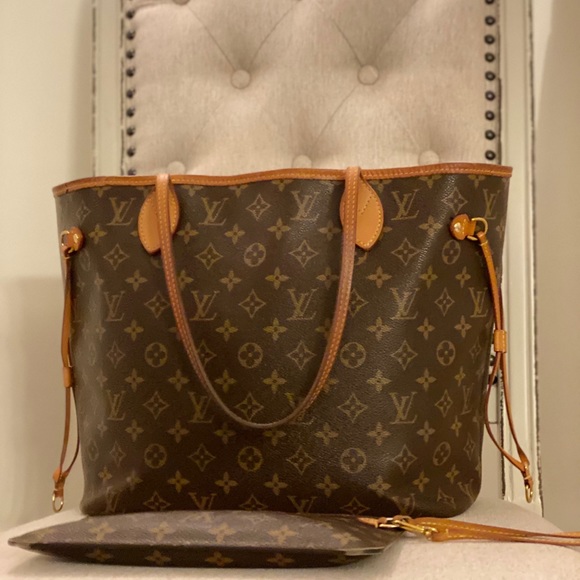 Louis Vuitton Handbags - Louis Vuitton Neverfull MM with matching wristlet